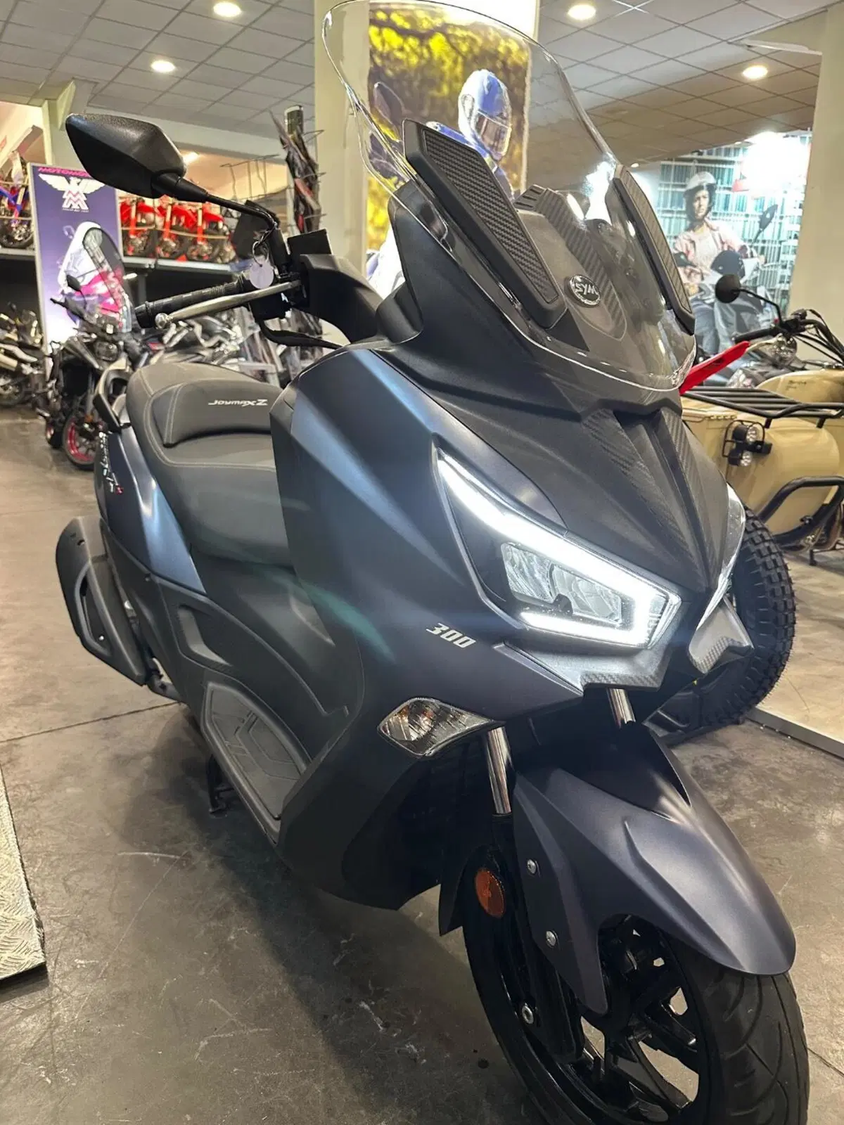 Sym Joymax 300 Z+ (2021 - 24) (4)