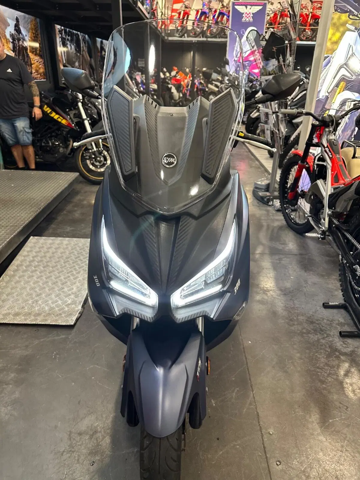 Sym Joymax 300 Z+ (2021 - 24) (5)
