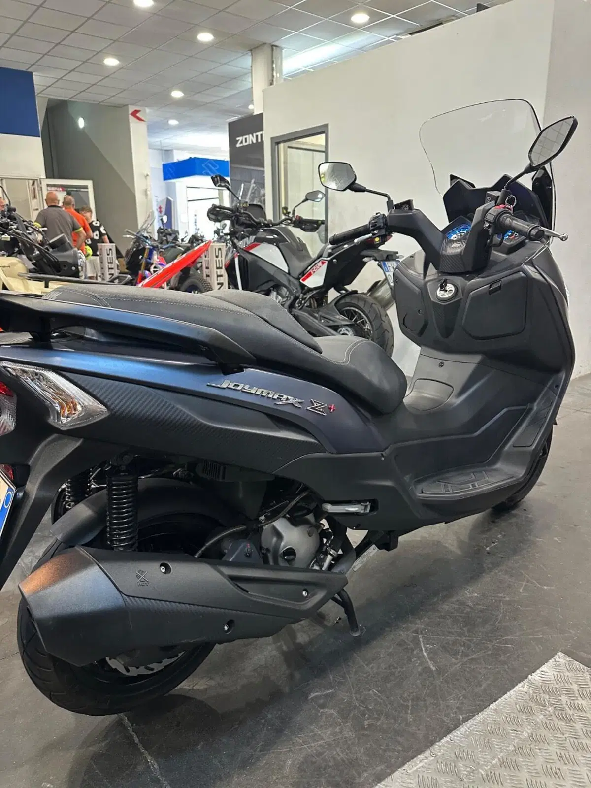 Sym Joymax 300 Z+ (2021 - 24) (7)