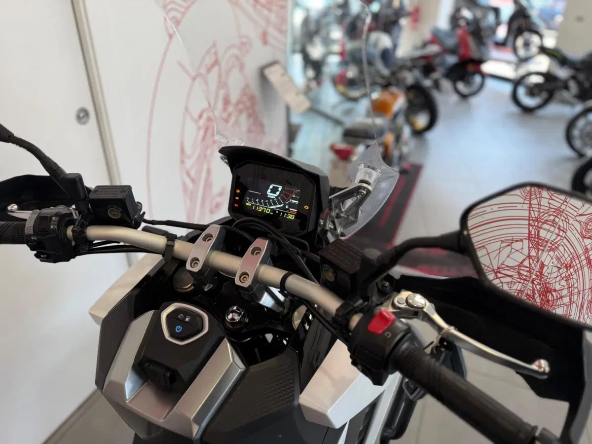 Sym ADXTG 400 (2025 - 26) (7)
