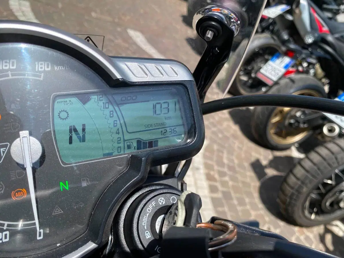 Triumph Scrambler 400 X (2024 - 26) (3)