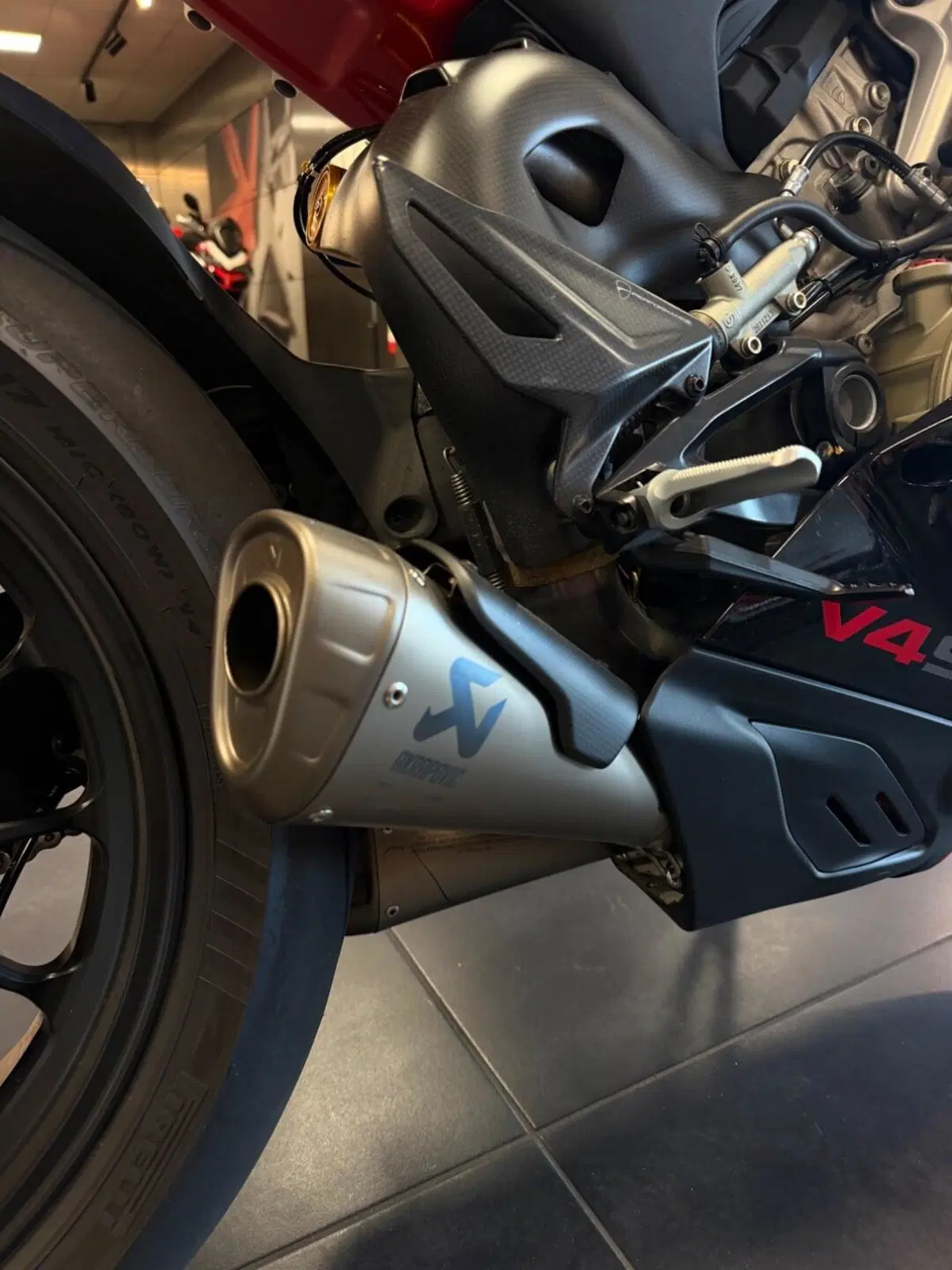 Ducati Panigale V4 S (2022 - 24) (14)