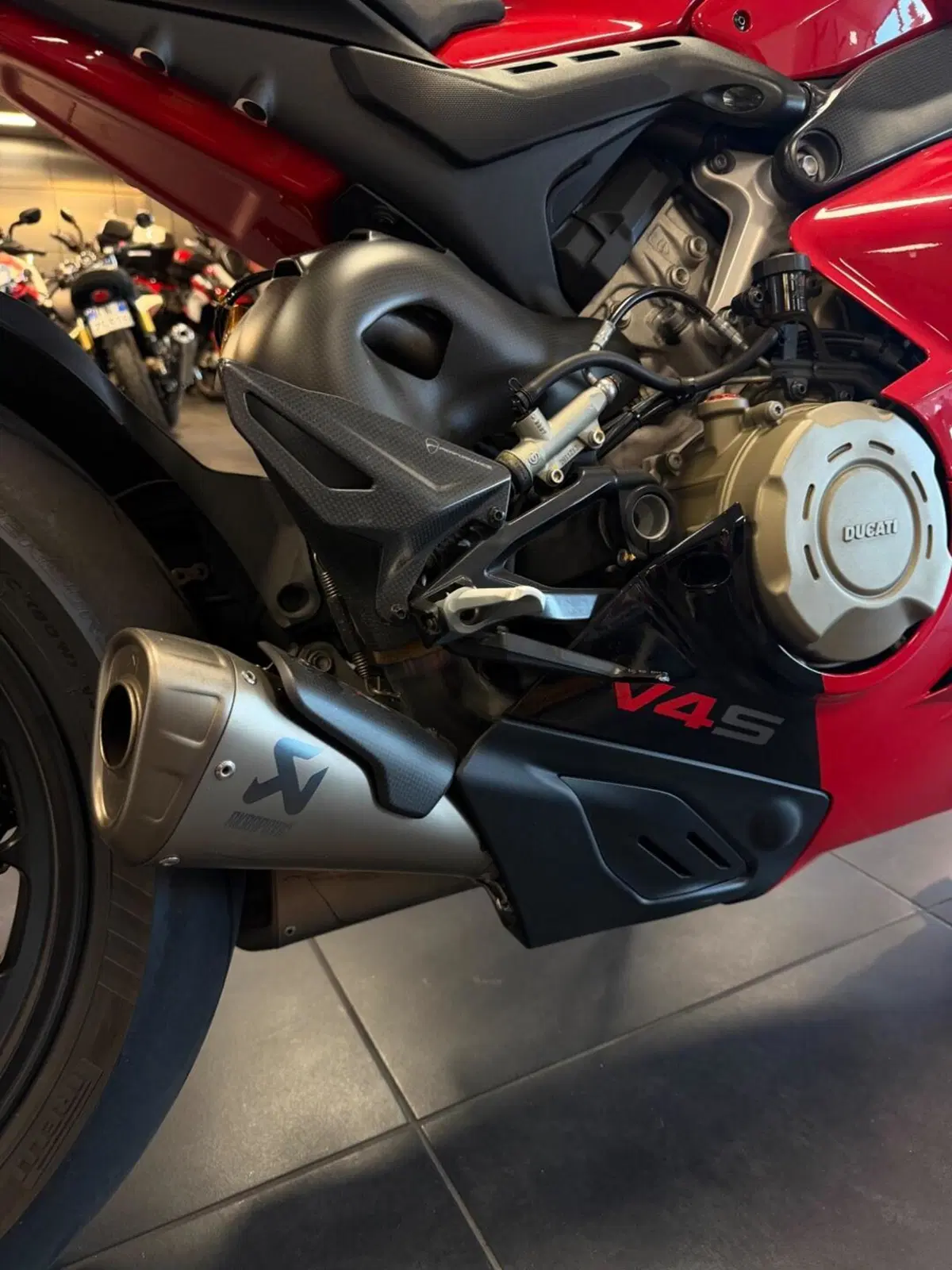 Ducati Panigale V4 S (2022 - 24) (18)