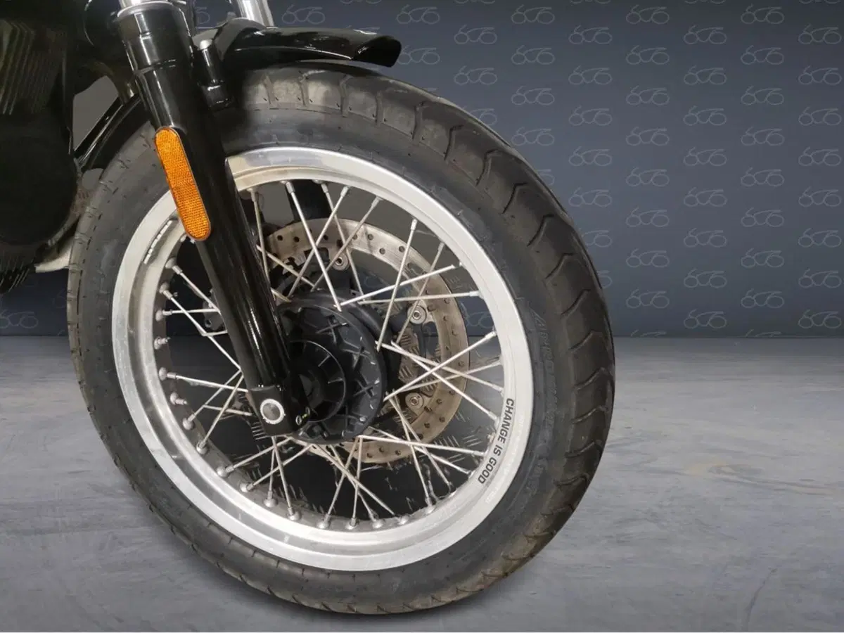 Moto Guzzi V7 Special (2021 - 24) (5)