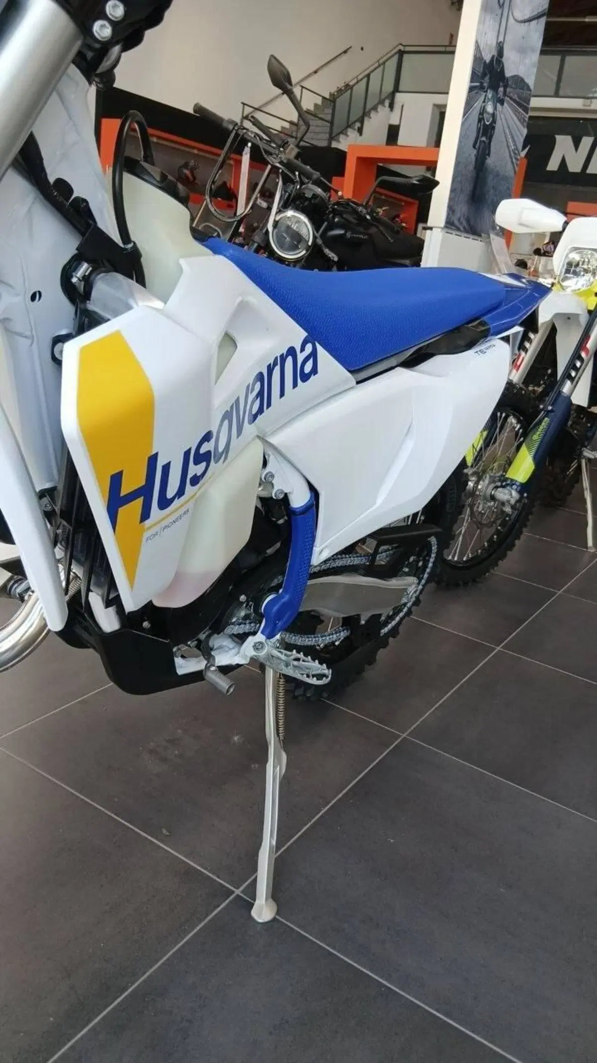 Husqvarna TE 125 (2027) (2)