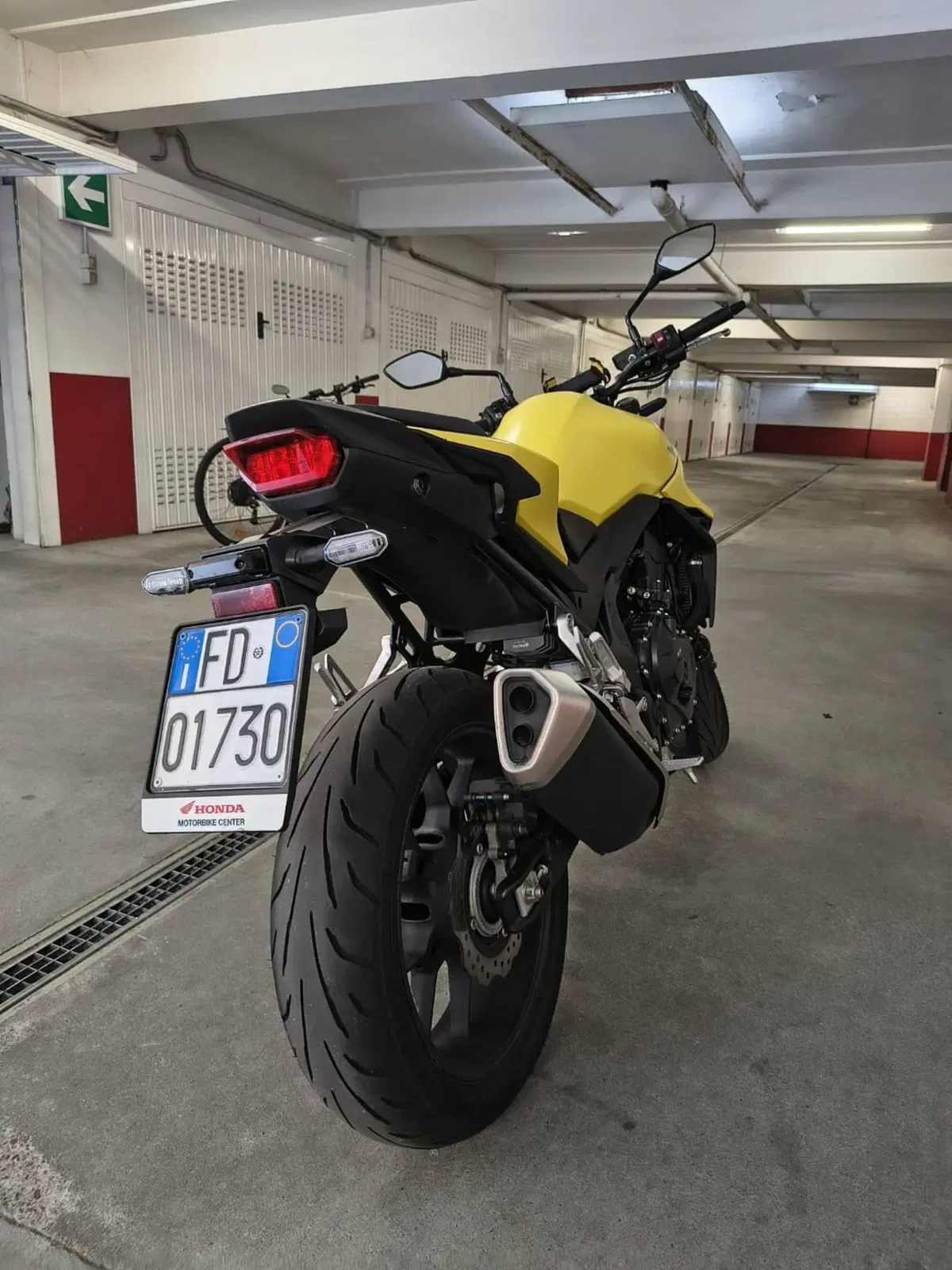 Honda CB 750 Hornet (2023 - 24) (3)
