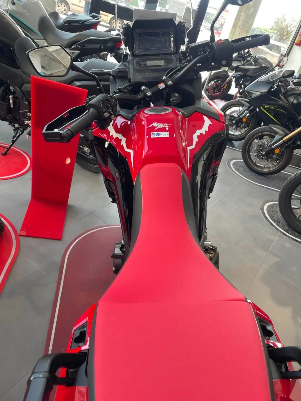 Honda Africa Twin CRF 1100L ES (2024 - 26) (4)