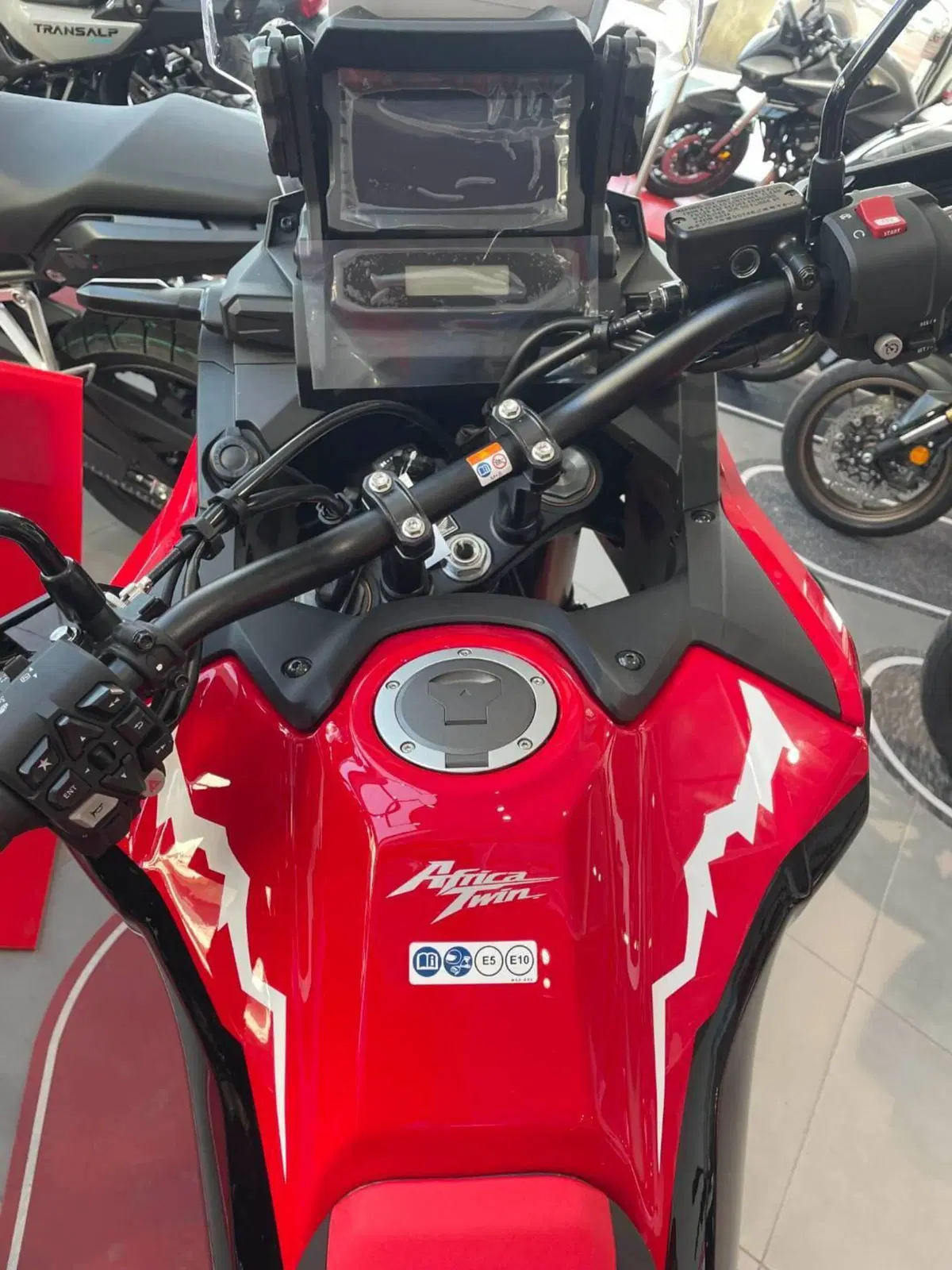Honda Africa Twin CRF 1100L ES (2024 - 26) (5)