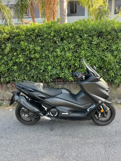 Yamaha T-Max 560 20&deg; anniversario (2021) usata