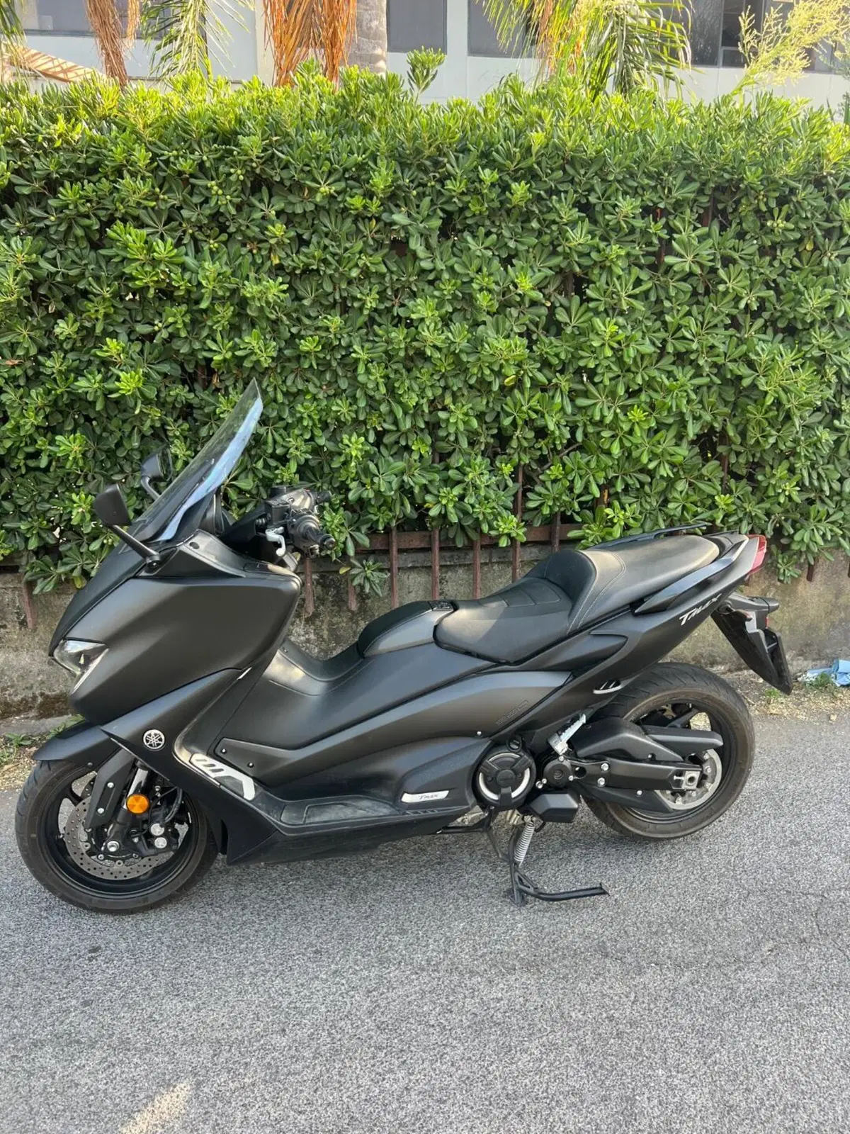 Yamaha T-Max 560 20° anniversario (2021) (2)