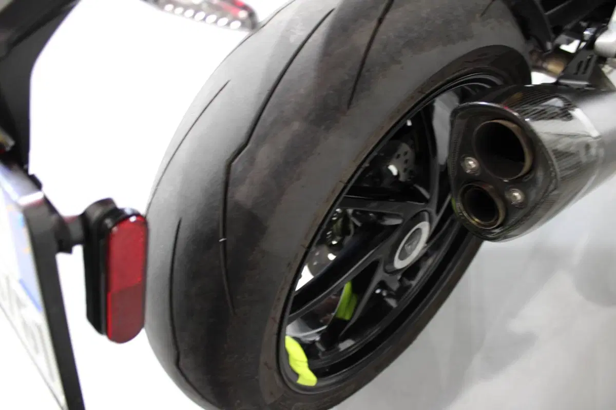 Triumph Speed Triple 1200 RX (2025 - 26) (6)