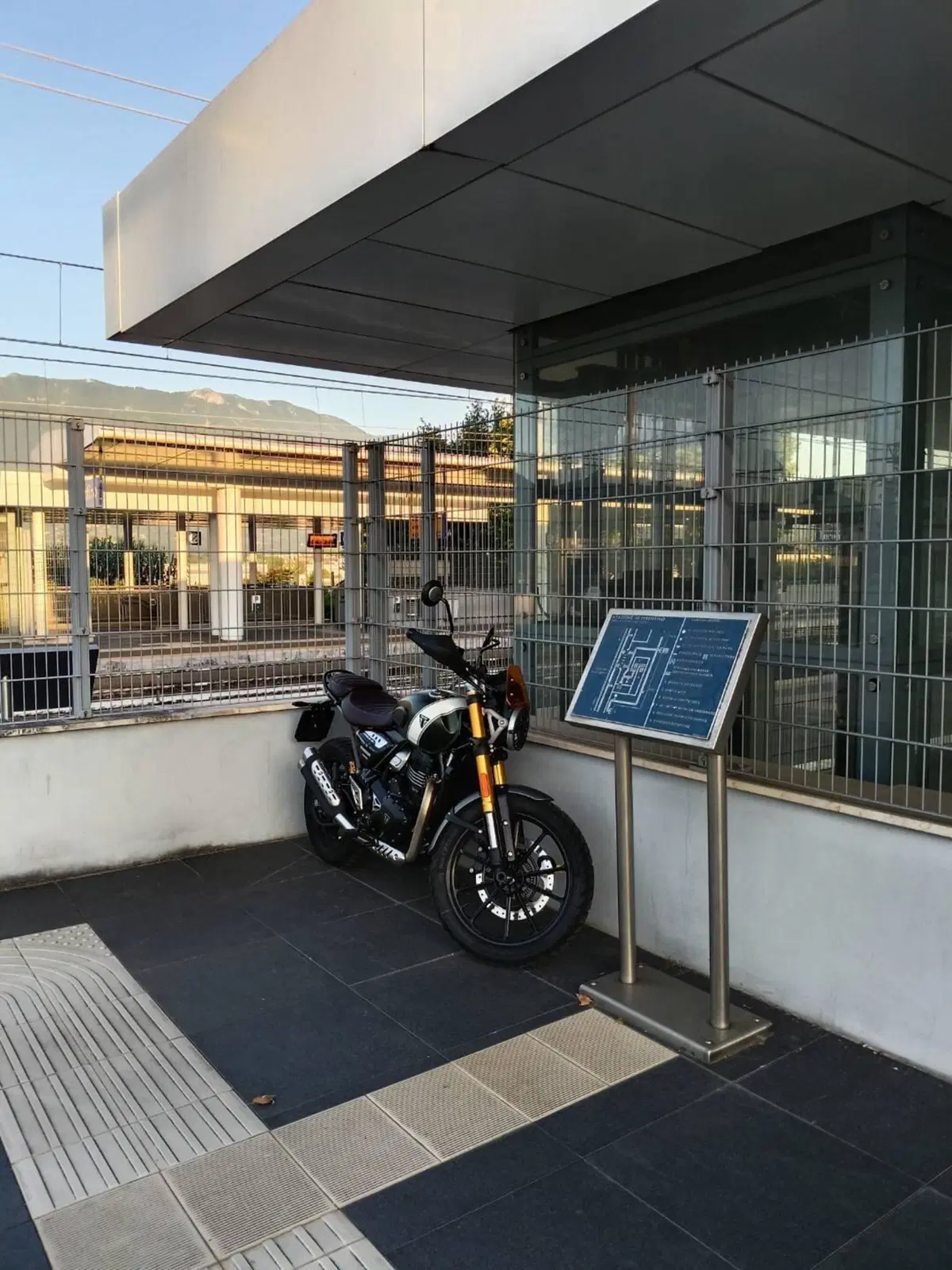 Triumph Scrambler 400 X (2024 - 26)