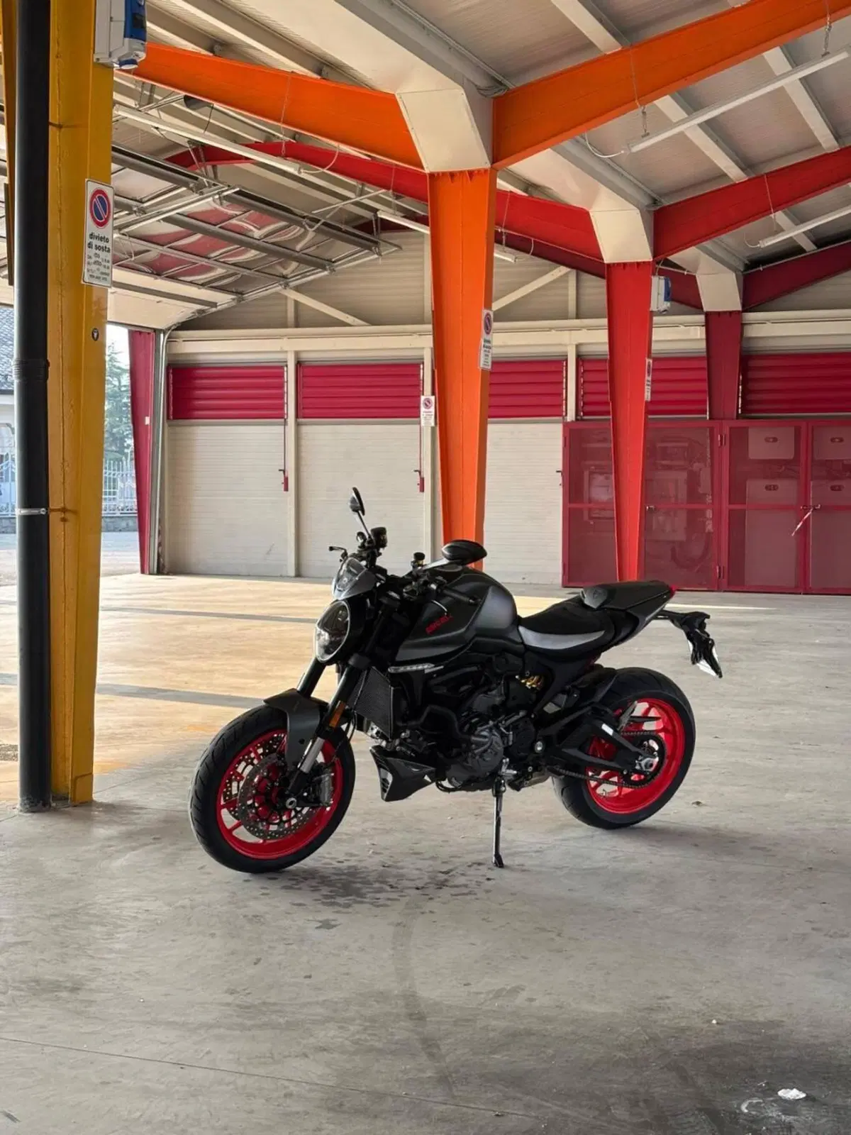 Ducati Monster 937 + (2021 - 25)