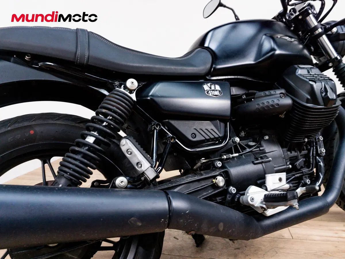 Moto Guzzi V7 850 Stone Special Abs (2021) (4)