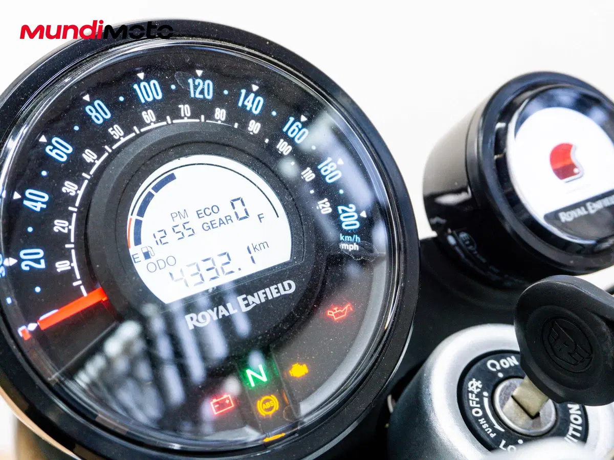 Royal Enfield Super Meteor 650 (2023 - 26) (12)
