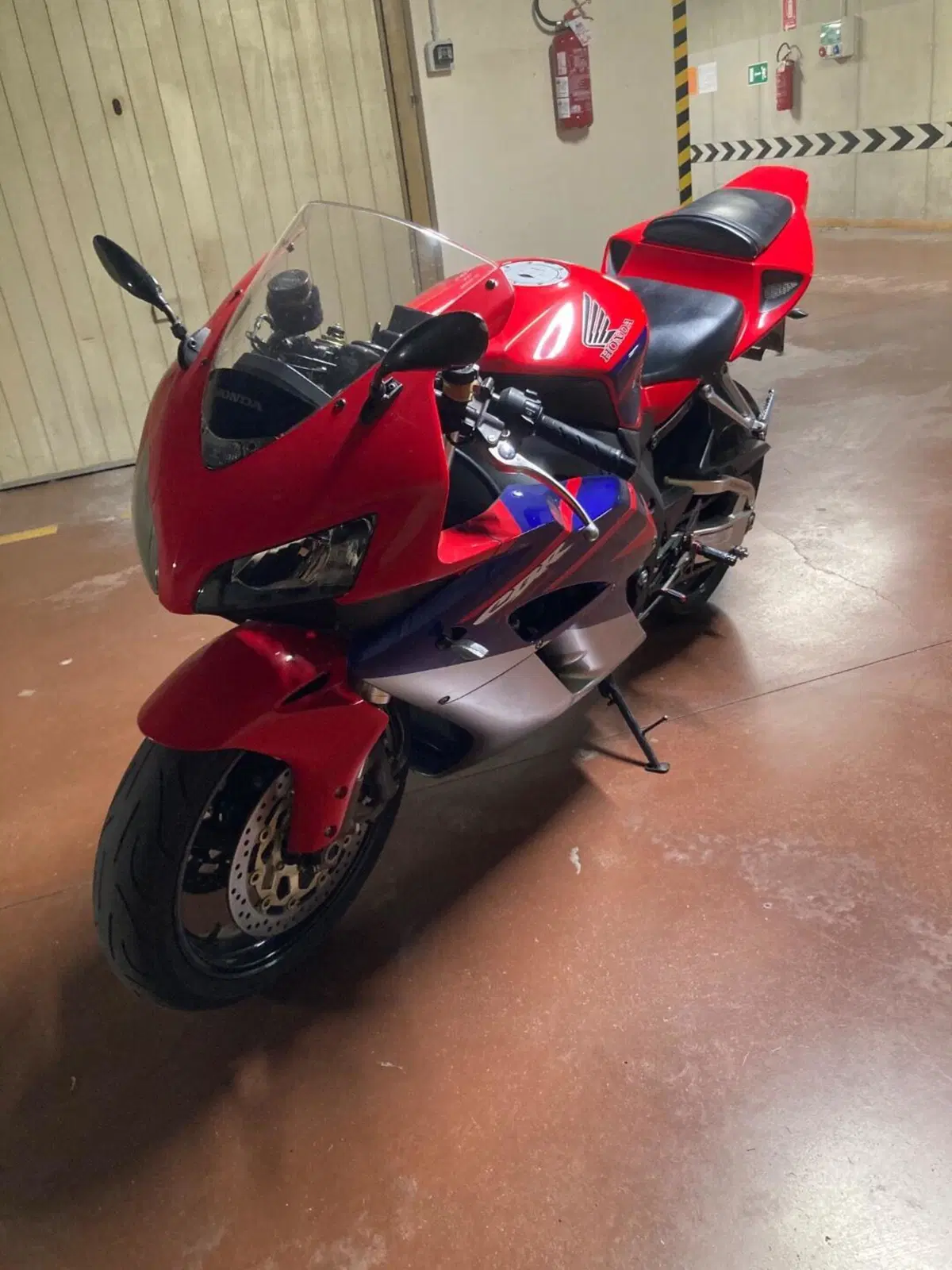 Honda CBR 1000 RR Fireblade (2004 - 05) (2)
