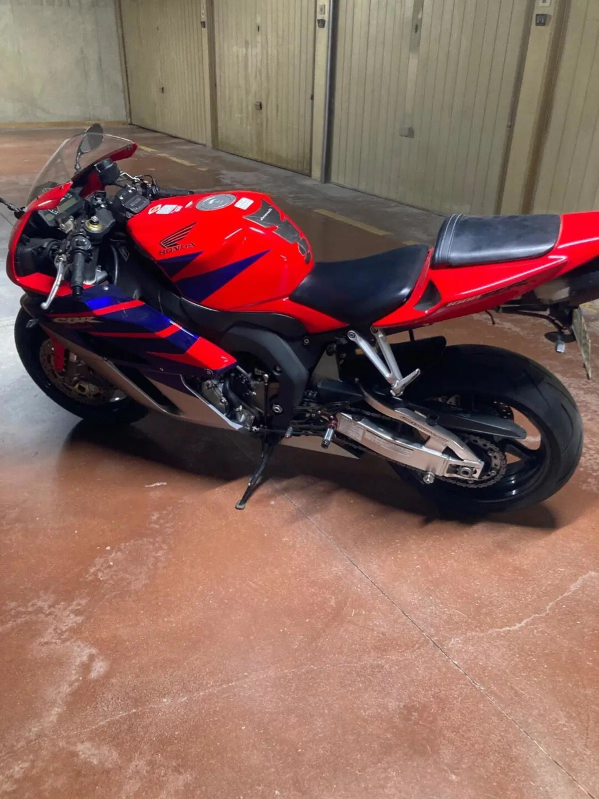 Honda CBR 1000 RR Fireblade (2004 - 05) (3)