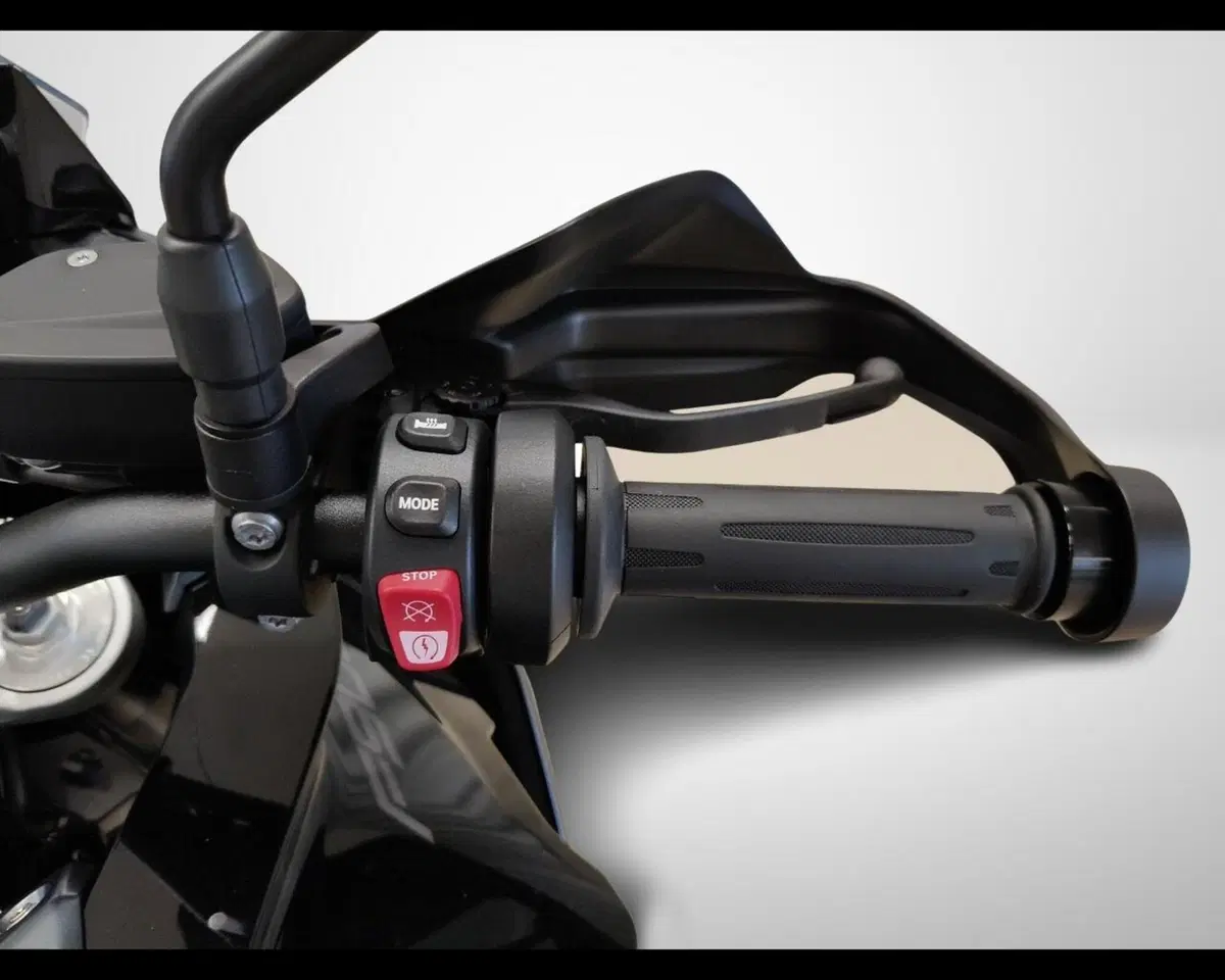Bmw F 900 XR (2025 - 27) (10)