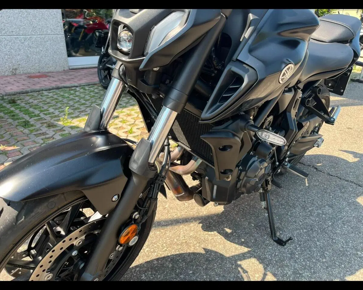 Yamaha MT-07 Pure (2023 - 25) (9)