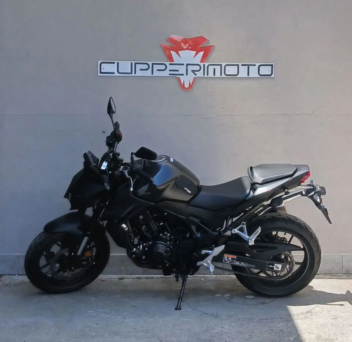 Honda CB 750 Hornet (2025) (4)