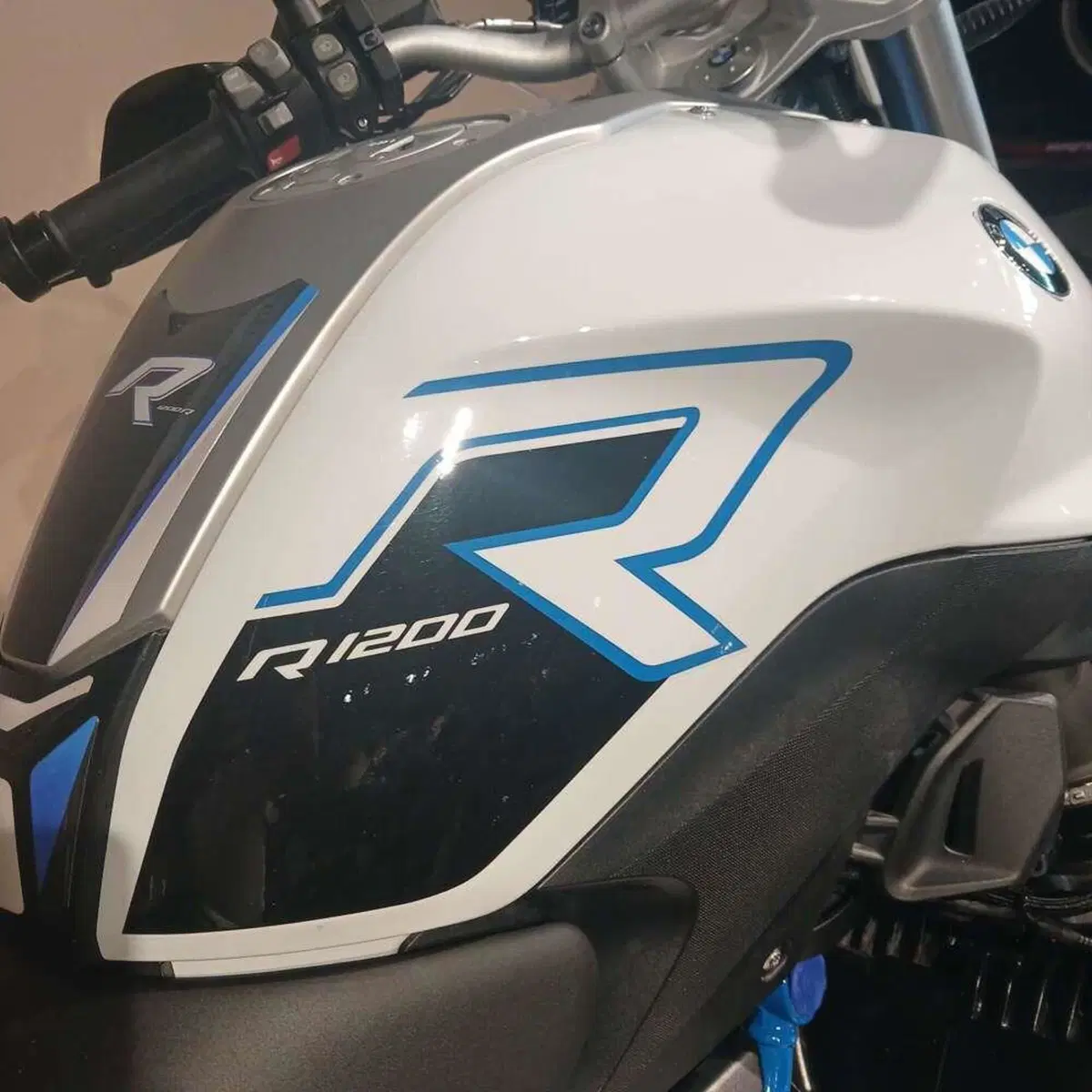 Bmw R 1200 R (2015 - 16) (6)