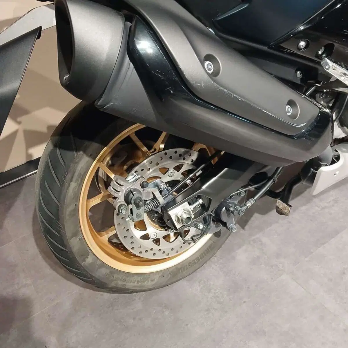 Yamaha T-Max 560 Tech Max (2022 - 24) (5)