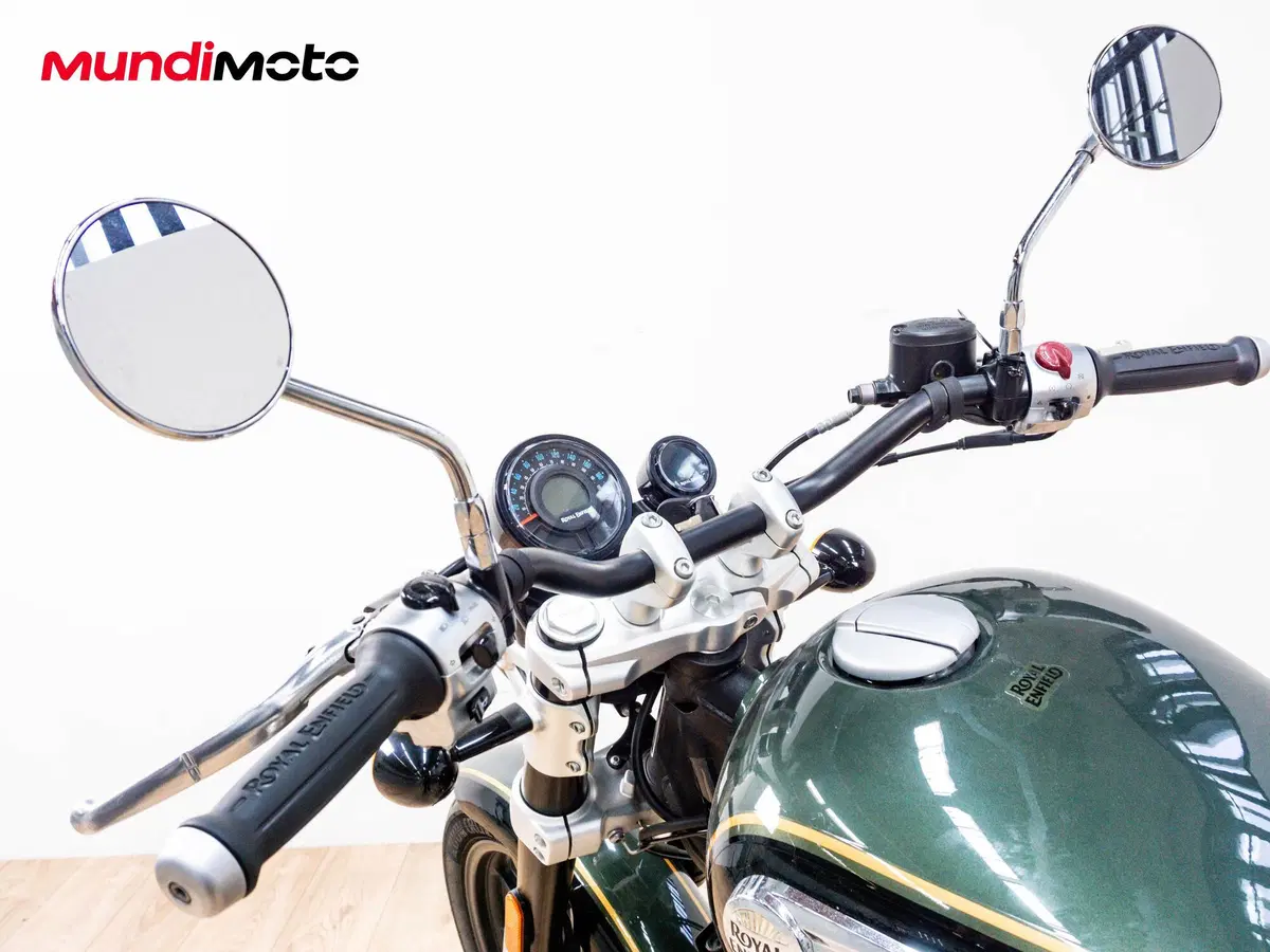 Royal Enfield Super Meteor 650 (2023 - 26) (11)
