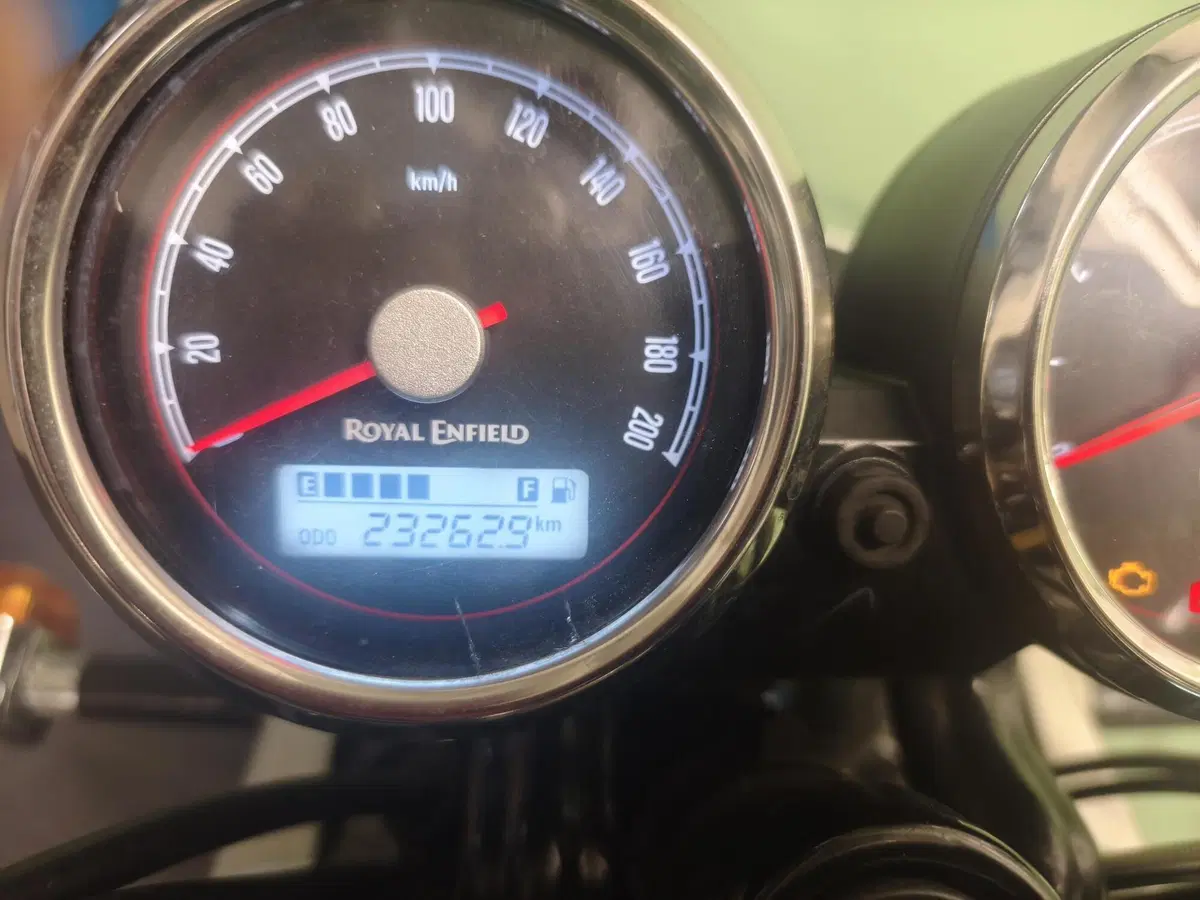 Royal Enfield Interceptor 650 (2021 - 26) (6)