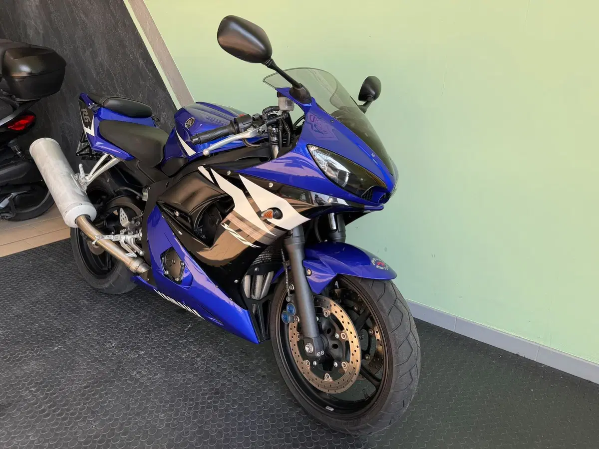 Yamaha YZF R6 (2003 - 04) (3)