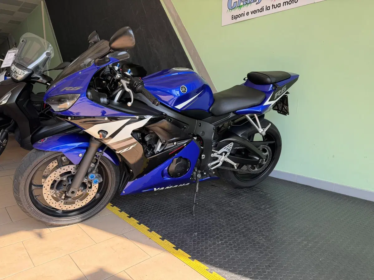 Yamaha YZF R6 (2003 - 04) (7)