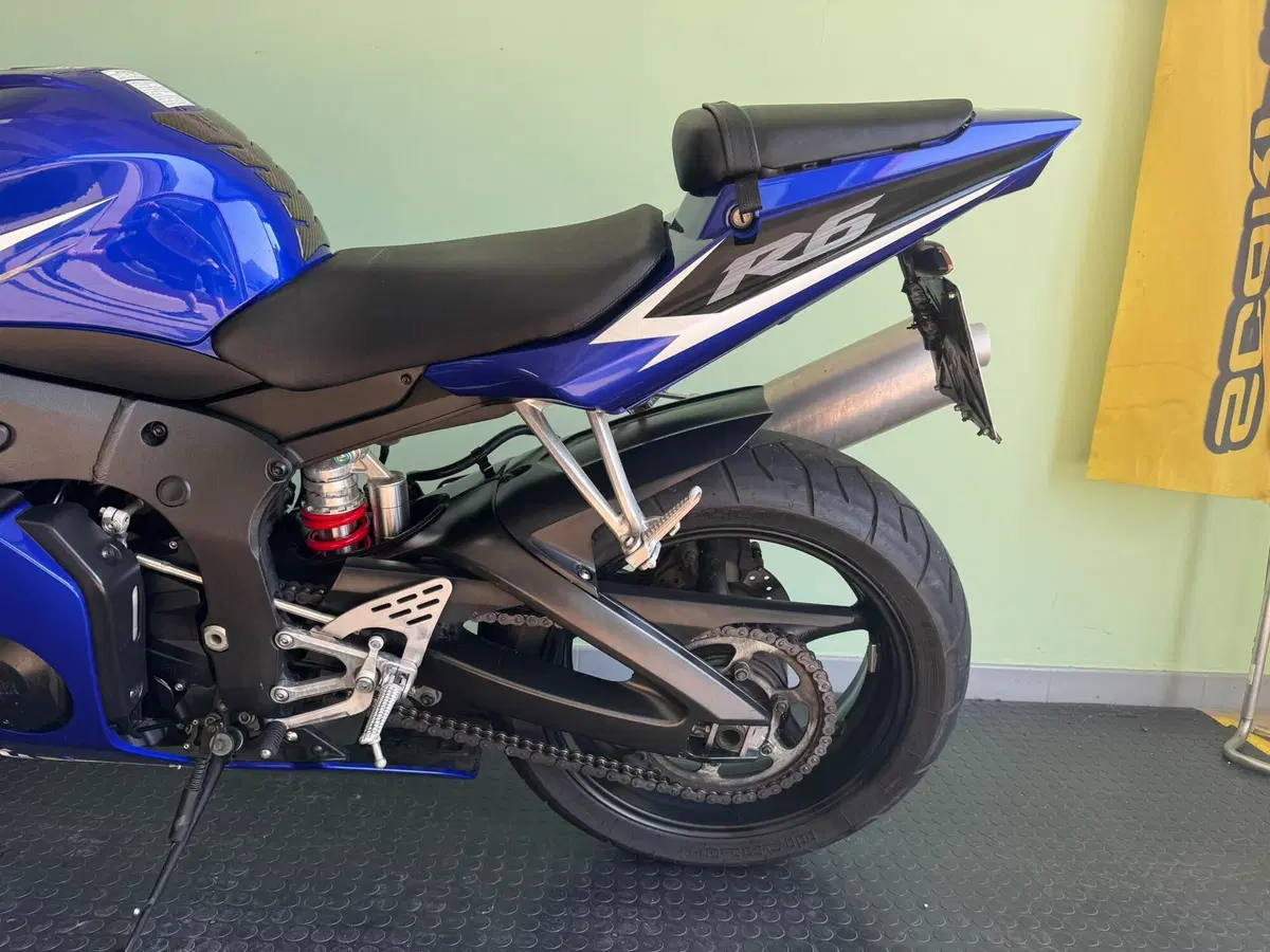 Yamaha YZF R6 (2003 - 04) (11)