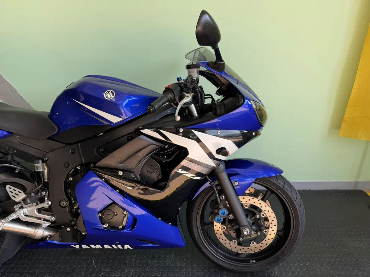 Yamaha YZF R6 (2003 - 04) (12)