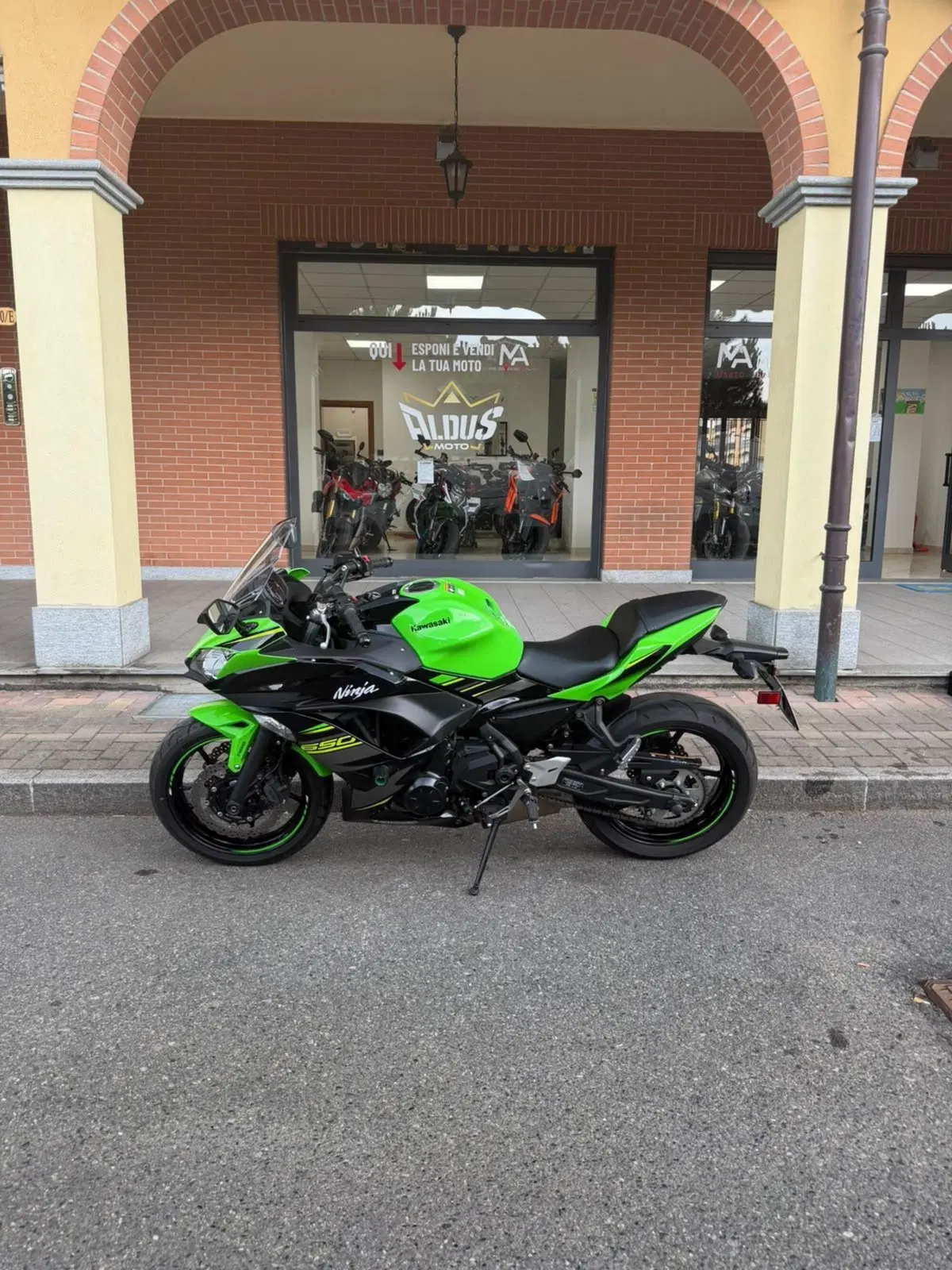 Kawasaki Ninja 650 KRT (2020)