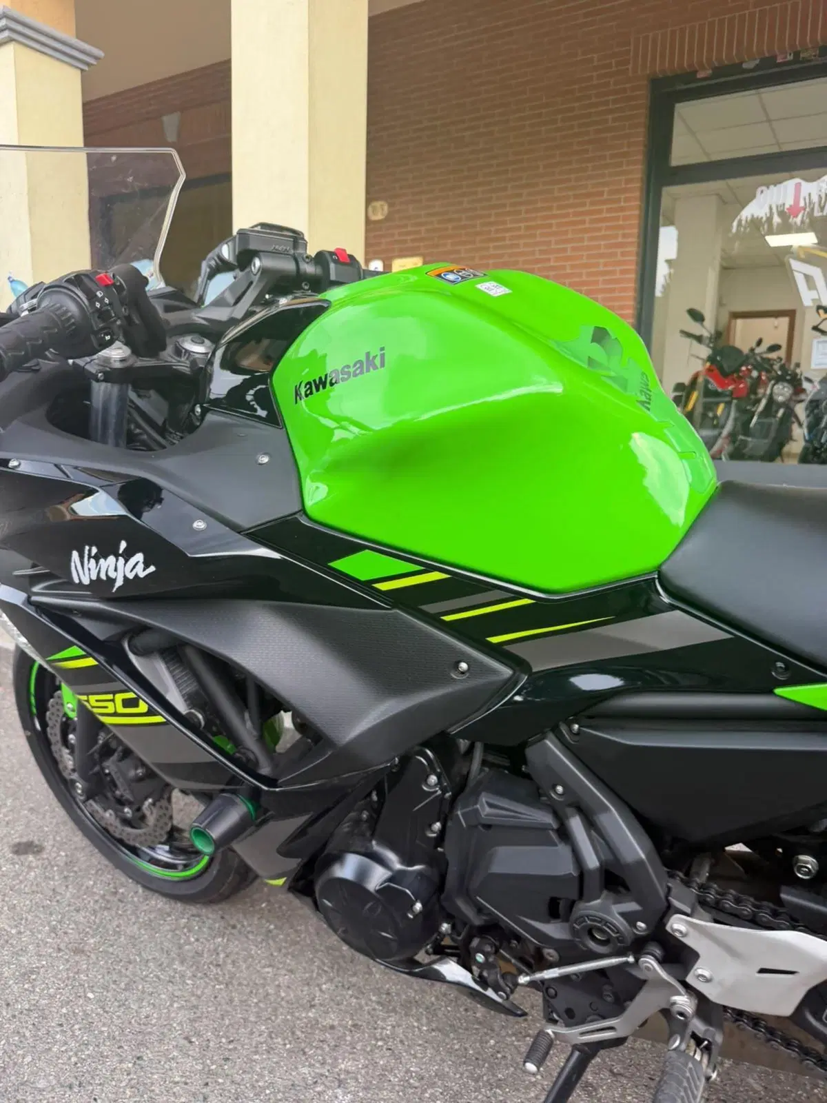 Kawasaki Ninja 650 KRT (2020) (4)