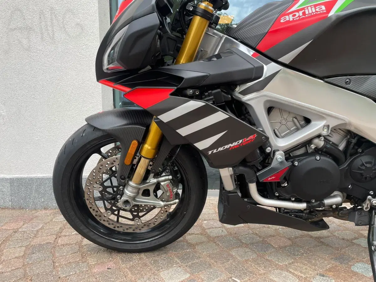 Aprilia Tuono V4 Factory (2021 - 24) (8)