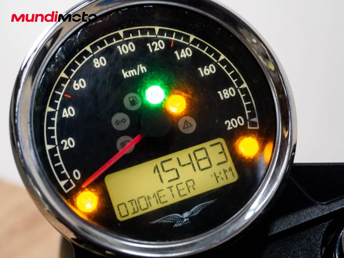 Moto Guzzi V7 Stone (2012 - 15) (12)
