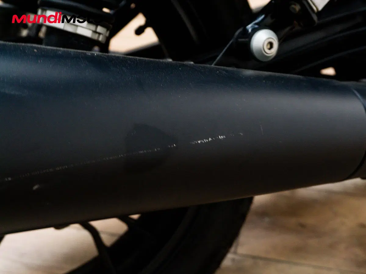Moto Guzzi V7 Stone (2012 - 15) (17)