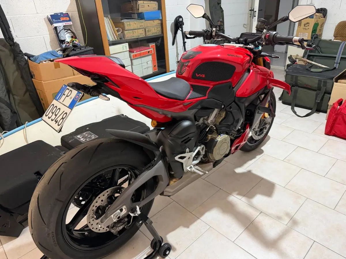Ducati Streetfighter V4 S (2025 - 26) (3)