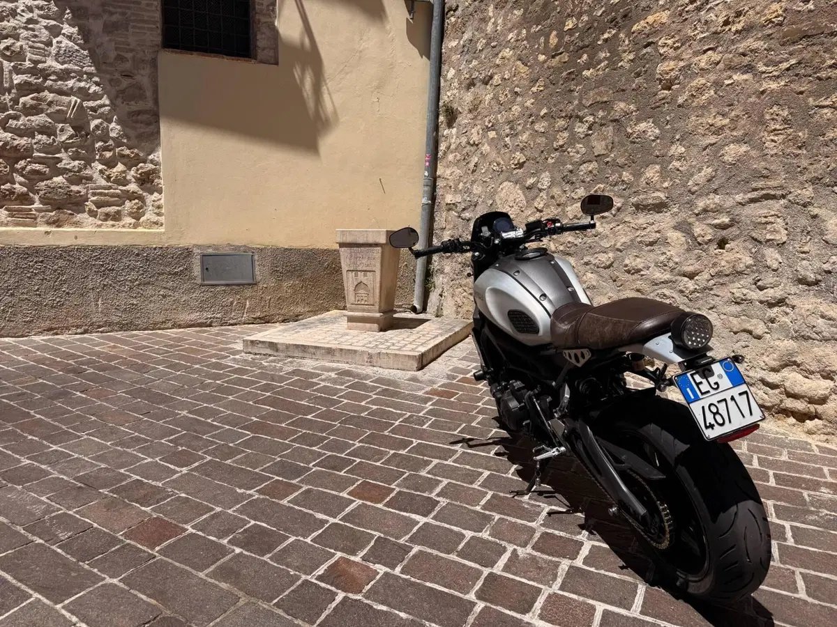 Yamaha XSR 900 ABS (2016 - 20) (4)