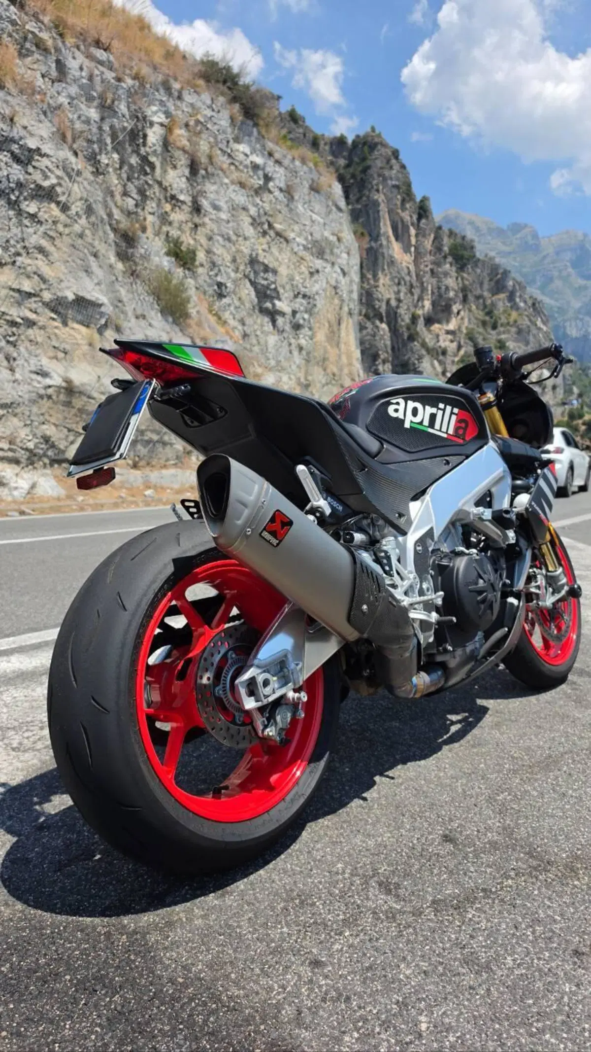 Aprilia Tuono V4 Factory (2019 - 20) (3)