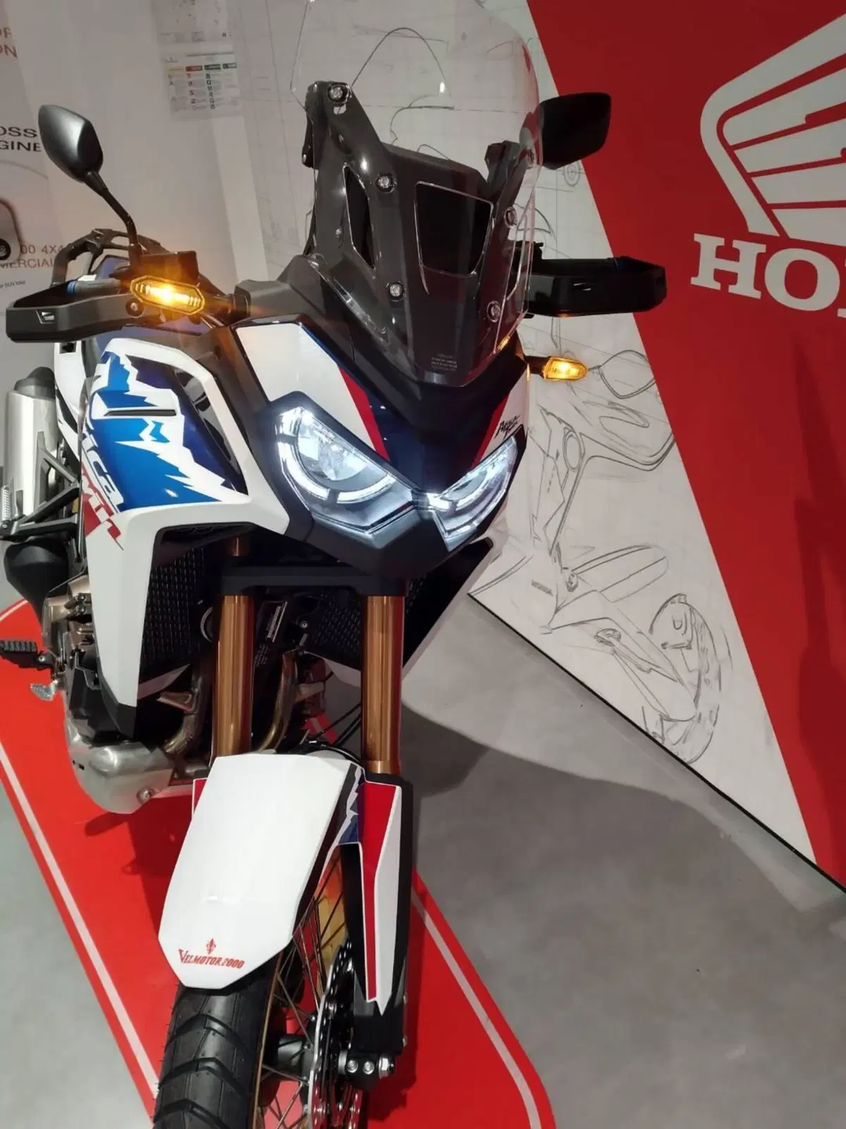 Honda Africa Twin CRF 1100L ES DCT (2024 - 26) (5)