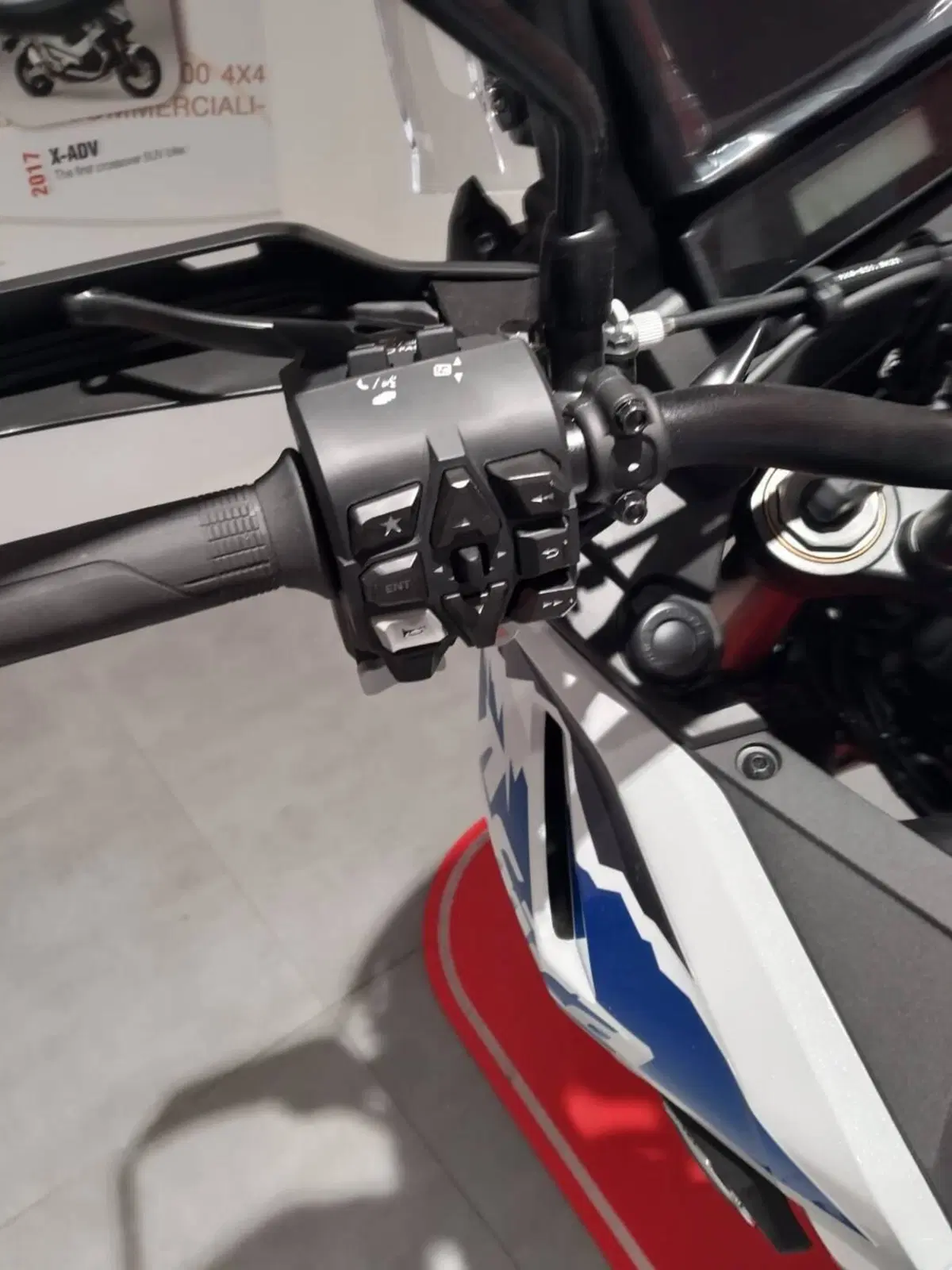 Honda Africa Twin CRF 1100L ES DCT (2024 - 26) (8)