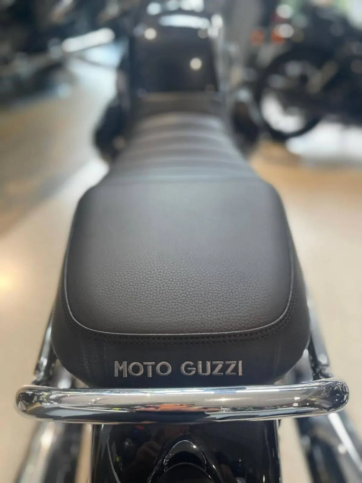 Moto Guzzi V7 Special (2021 - 24) (8)