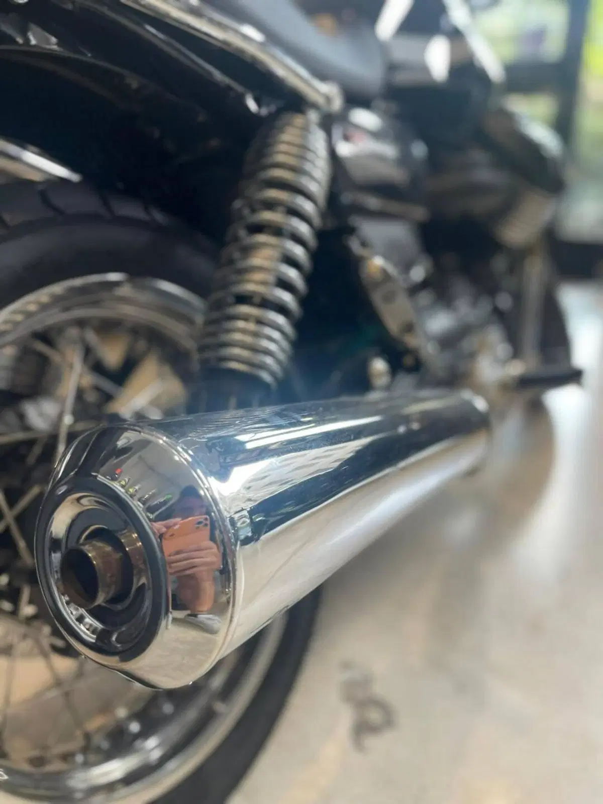 Moto Guzzi V7 Special (2021 - 24) (10)