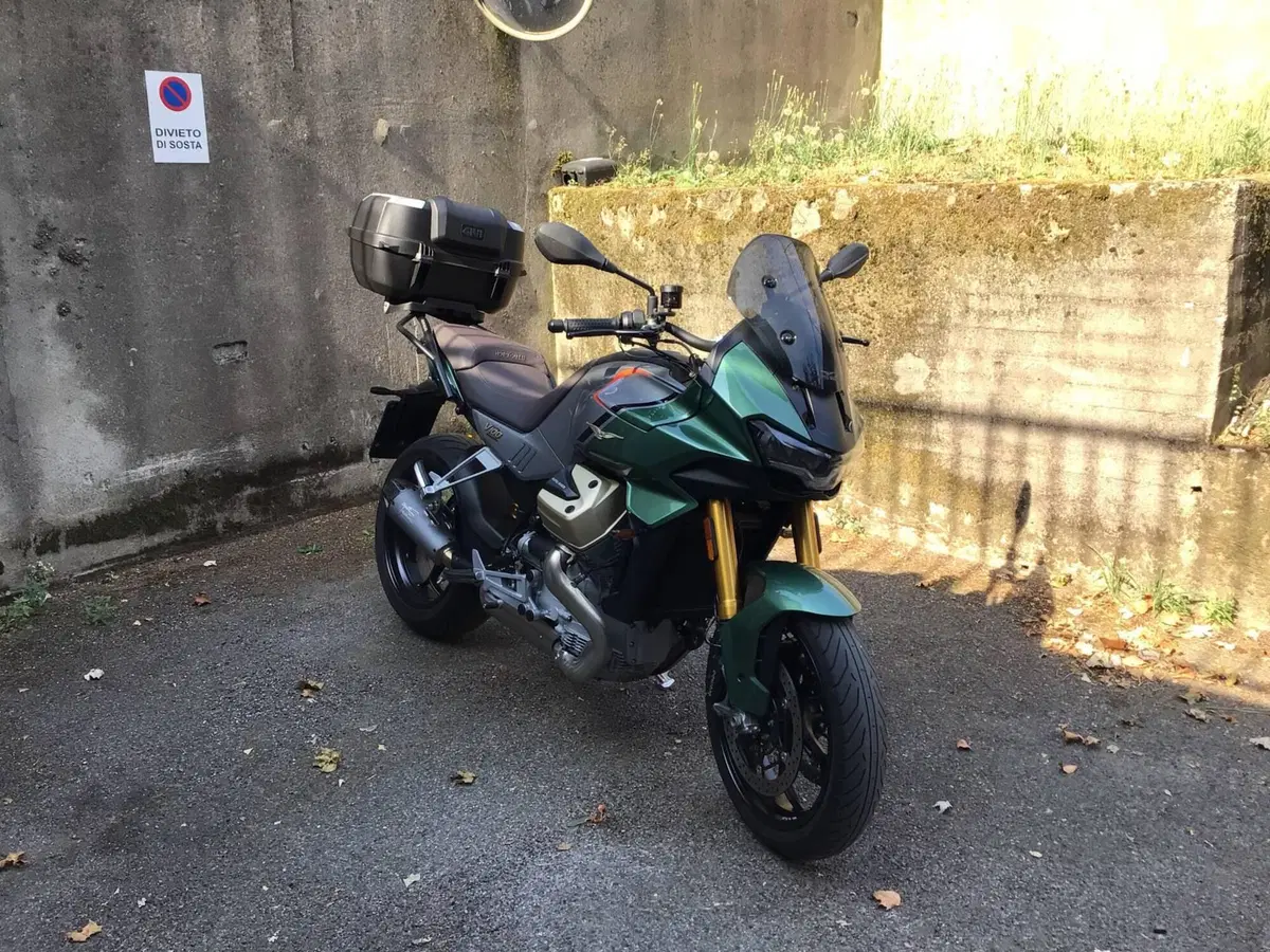 Moto Guzzi V100 Mandello S (2022 - 24) (2)