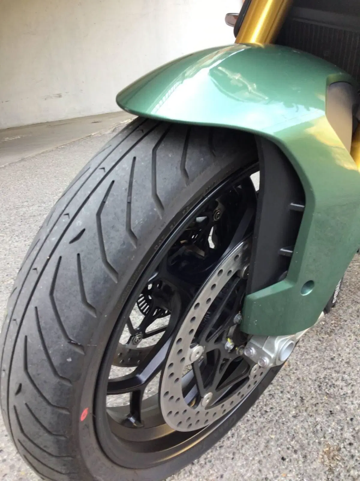 Moto Guzzi V100 Mandello S (2022 - 24) (8)