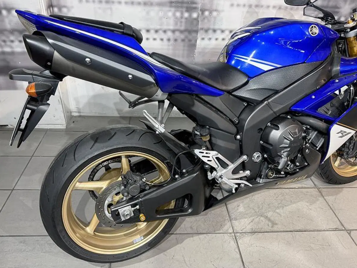 Yamaha YZF R1 (2007 - 08) (4)