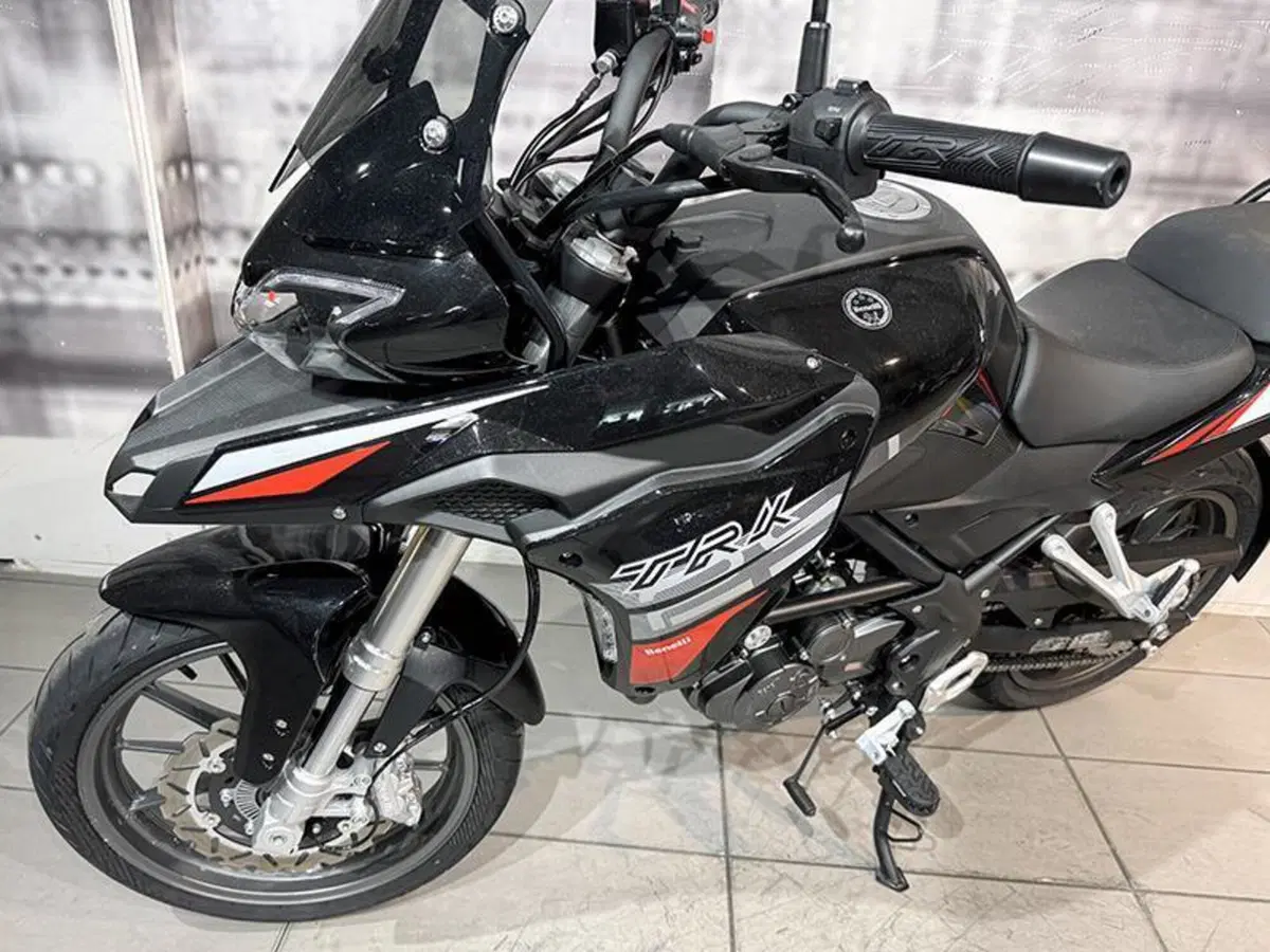 Benelli TRK 251 (2022 - 25) (3)