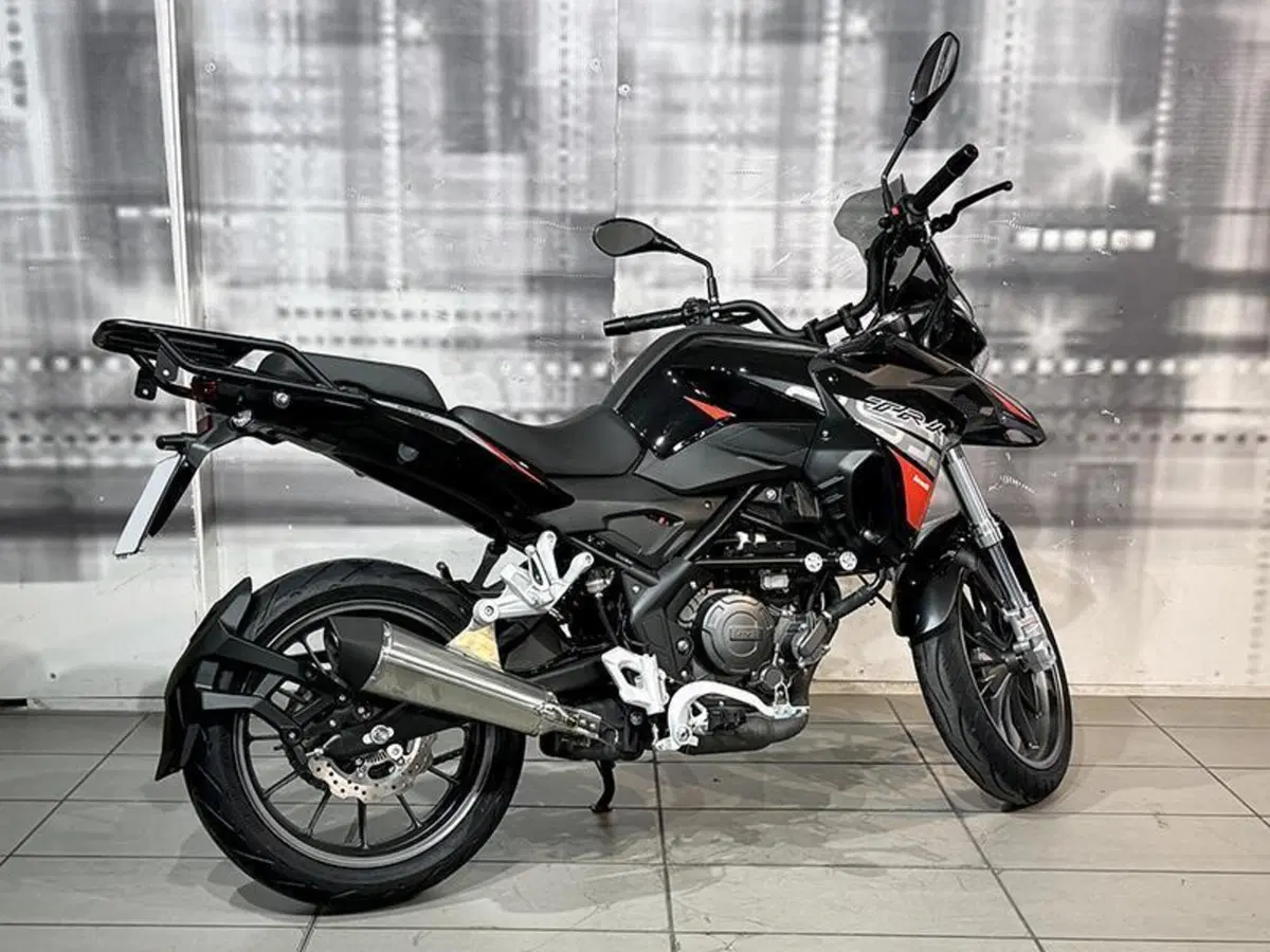 Benelli TRK 251 (2022 - 25) (8)