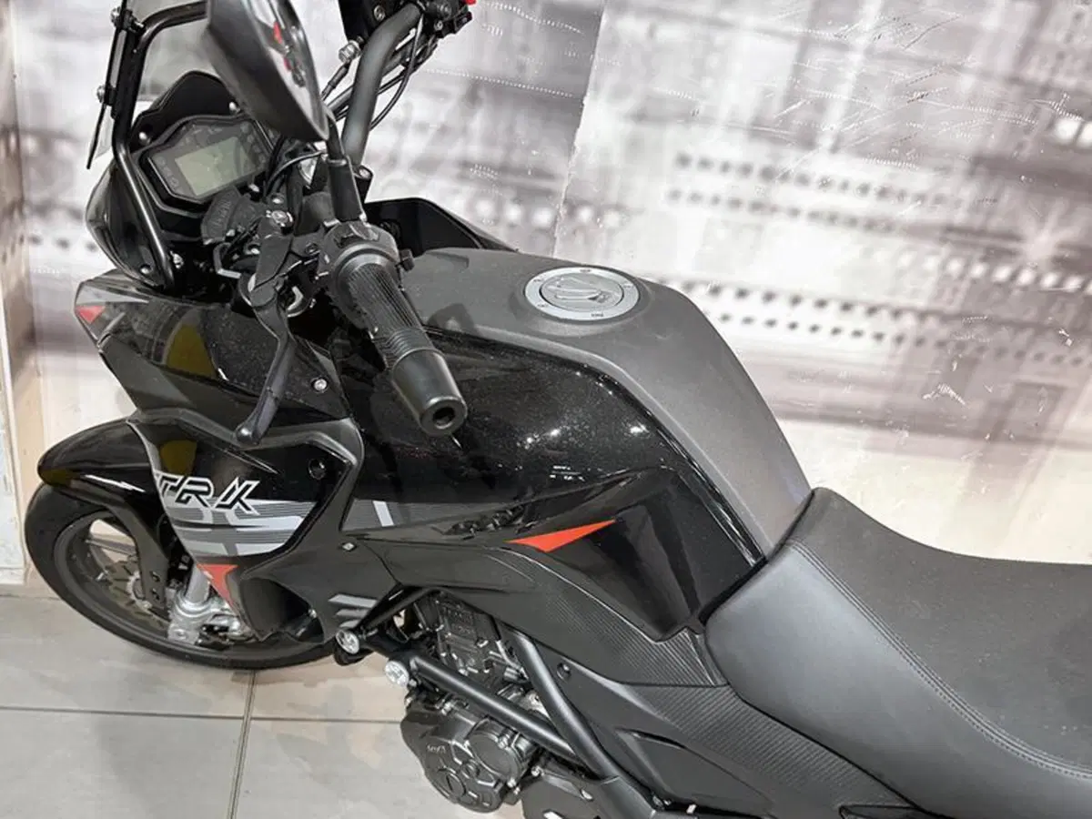 Benelli TRK 251 (2022 - 25) (9)